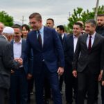 Azizi: Taravari shkoi të fotografohet me Ramën për ta ndaluar largimin masiv të strukturave partiake