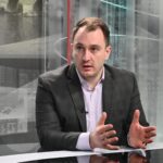 “Me Badenter ta votojmë këtë shpejtë e shpejtë”, Qoku: Inspektorati i Gjuhëve do të fuqizohet, do të ketë të drejtë për gjoba
