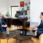 Mbyllet shtegu i Matkës për shkak të rrezikut nga rrëshqitja e shkëmbinjve